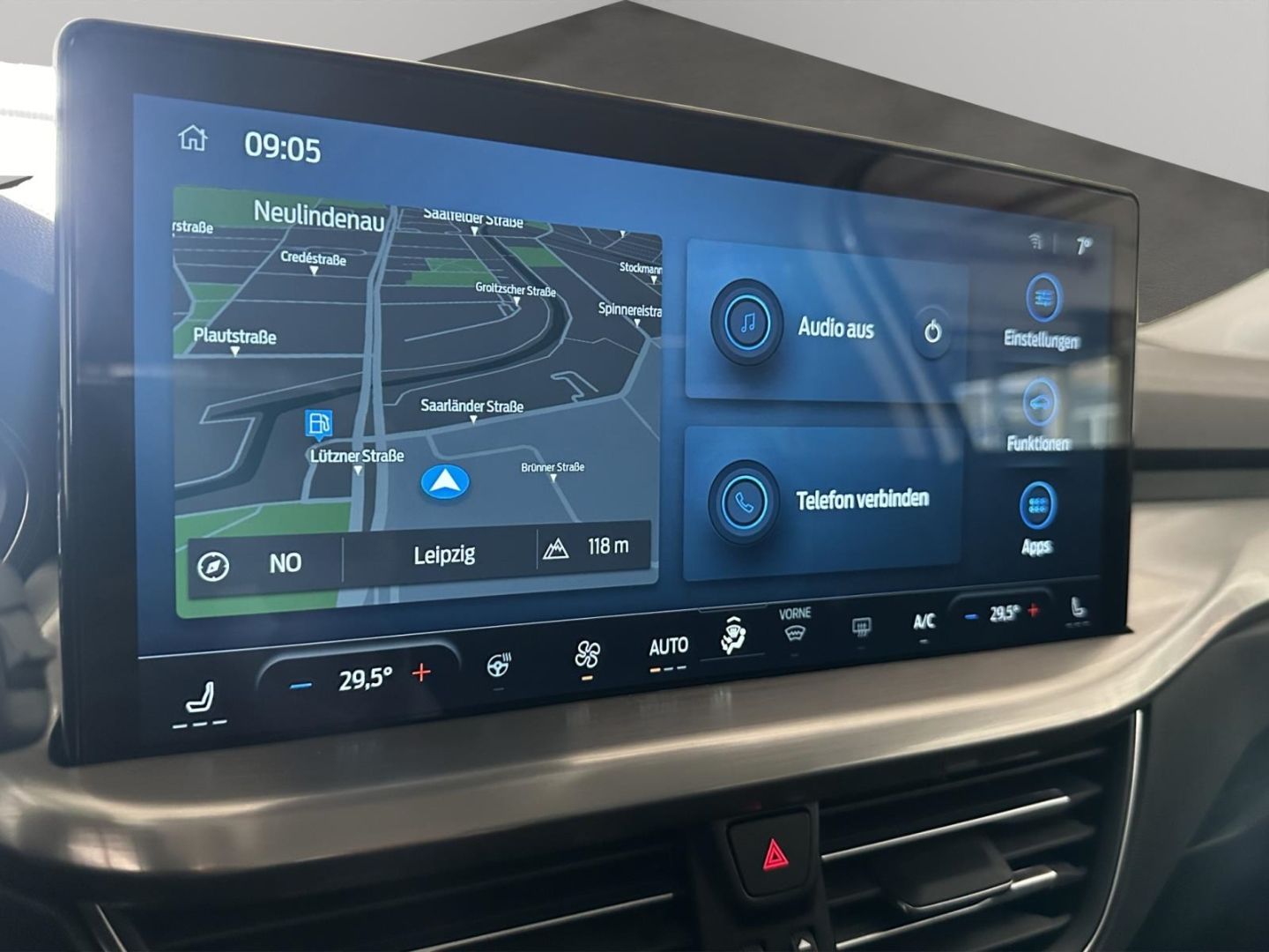 Fahrzeugabbildung Ford Focus Turnier Titanium X Navi LED ACC El. Heckkl