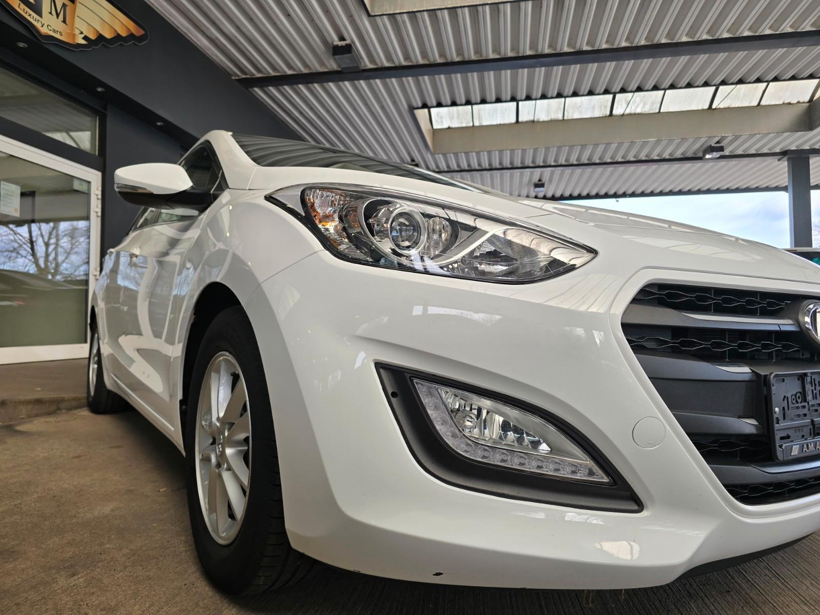 Hyundai i30 Kombi 1.6 GDi blue Passion Automatik Park/LM