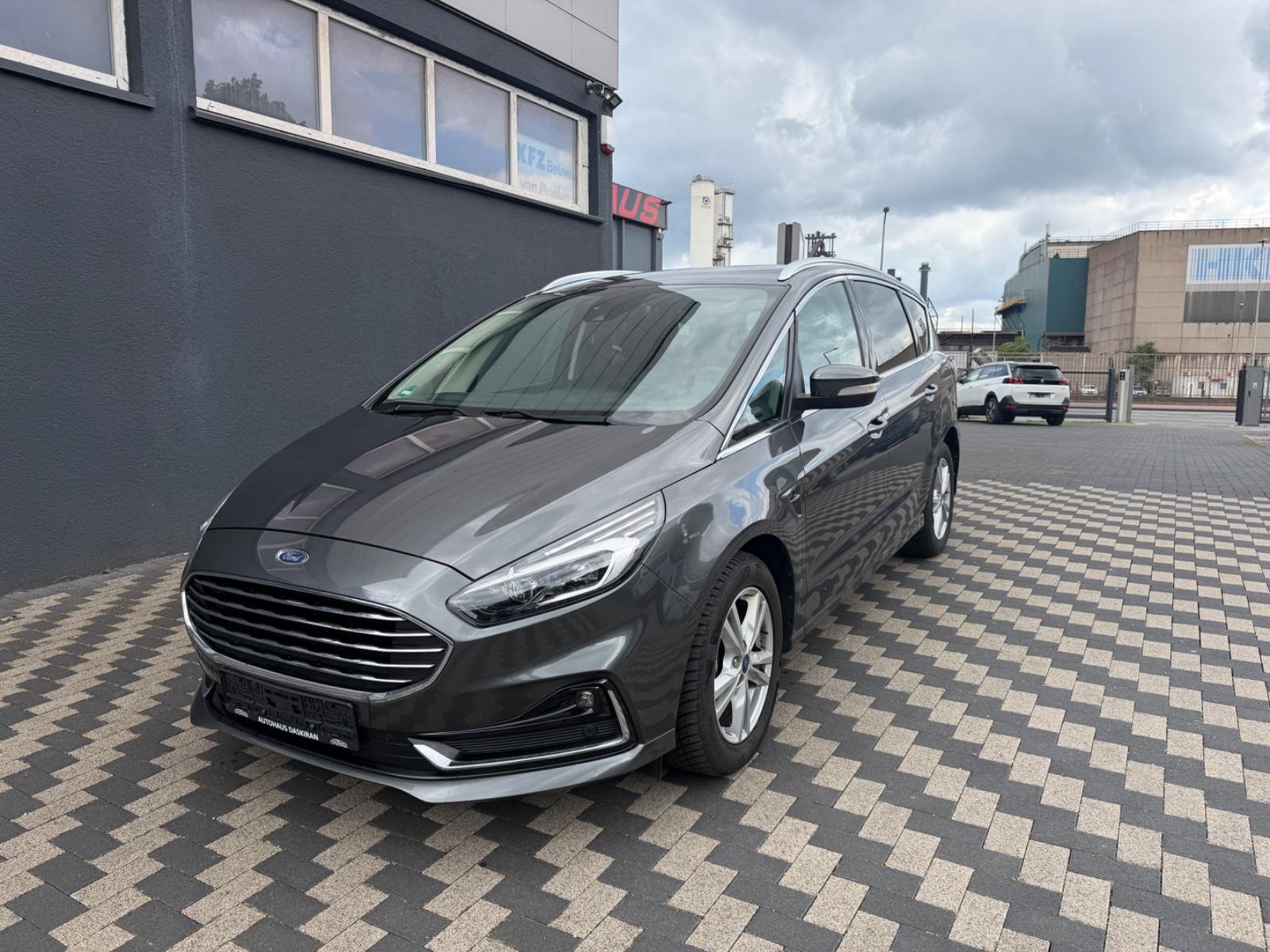 Ford S-Max Titanium Navi 7 Sitzer SHZ LED RFK EU6