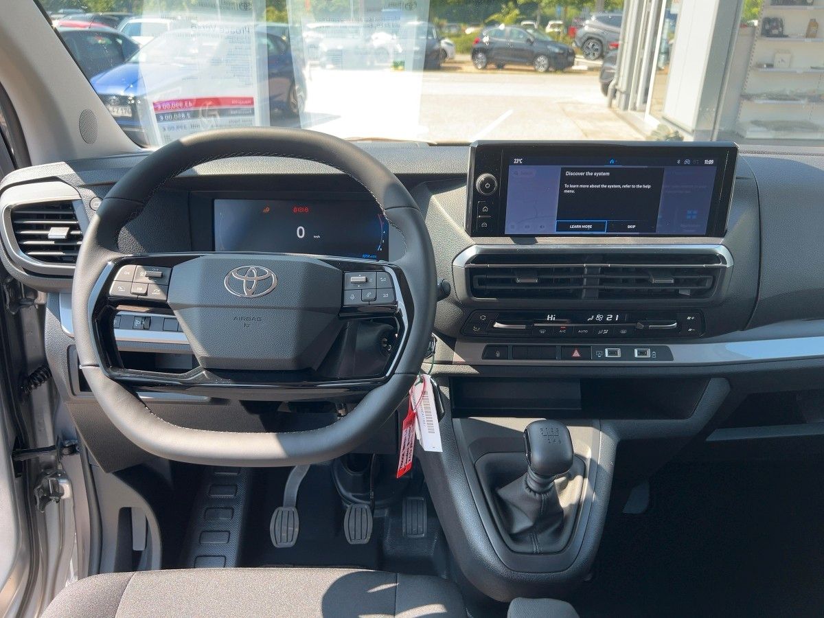 Fahrzeugabbildung Toyota Proace Verso L1 Comfort + Travel Paket M/T