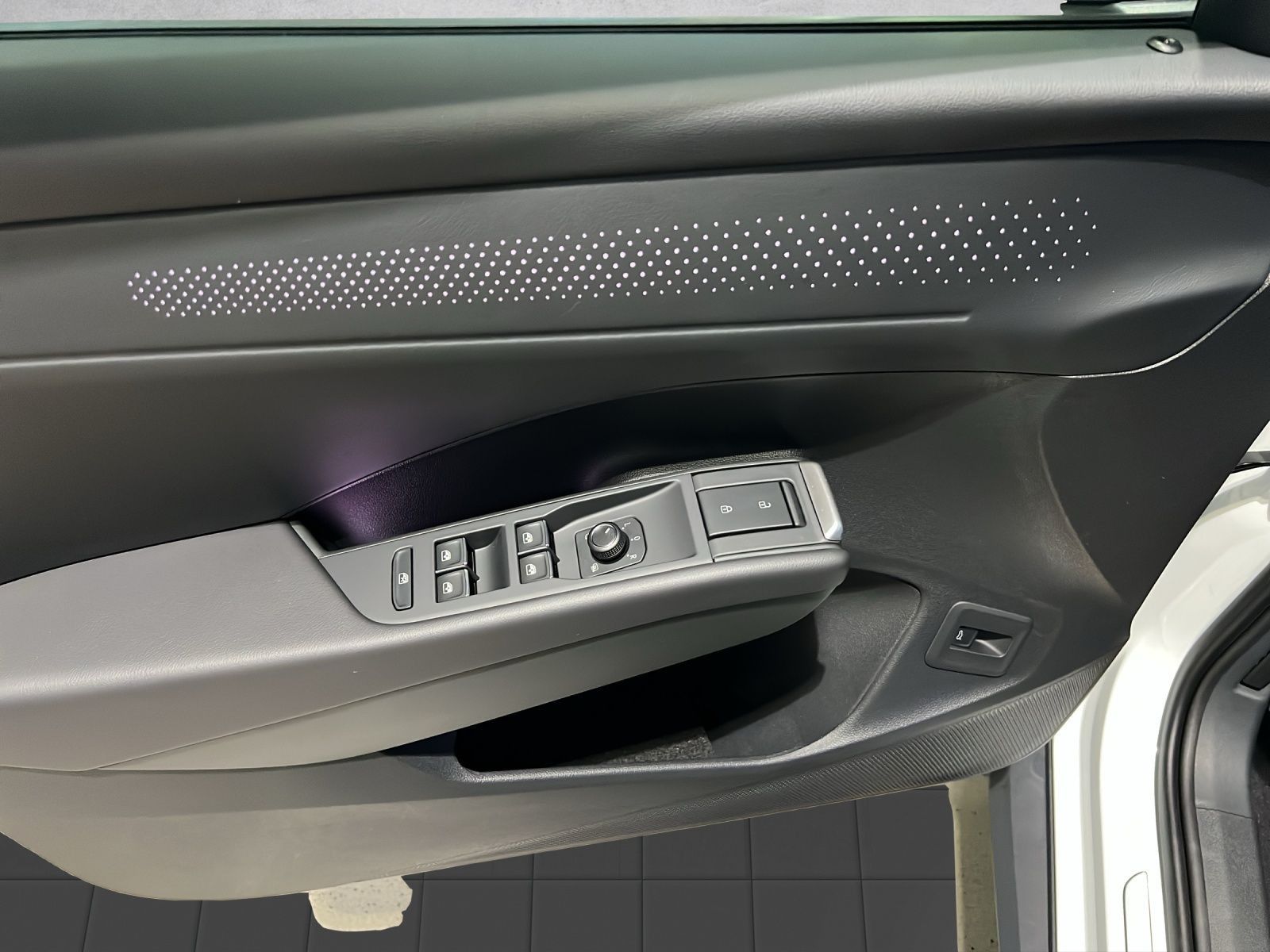 T-Roc R-Line 1.5 eTSI DSG ACC*CarPlay*Area View