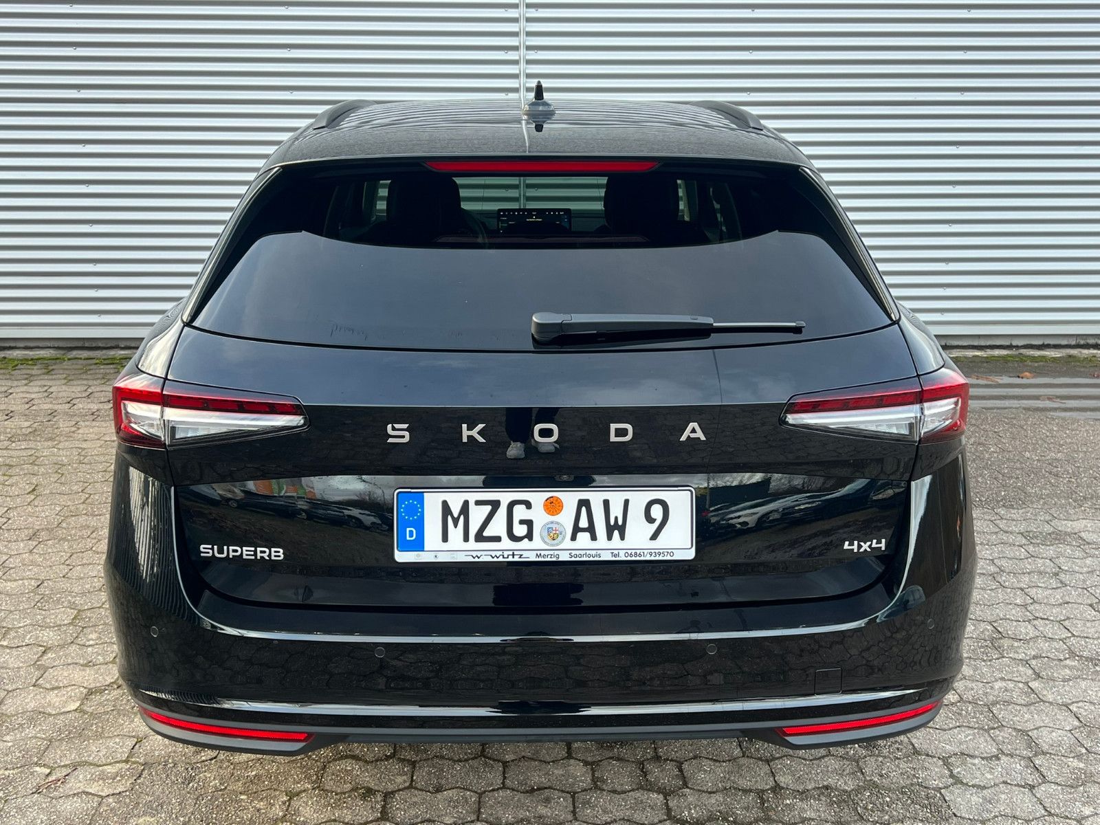 Fahrzeugabbildung SKODA Superb Combi 2.0 TDI 4x4 Navi ACC AHK