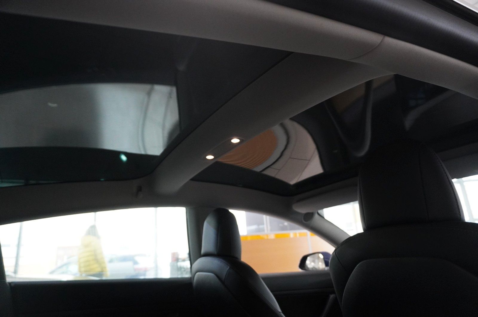 Fahrzeugabbildung Tesla Model 3 Standard Range Plus NAVI/KAMERA/SH/PANO