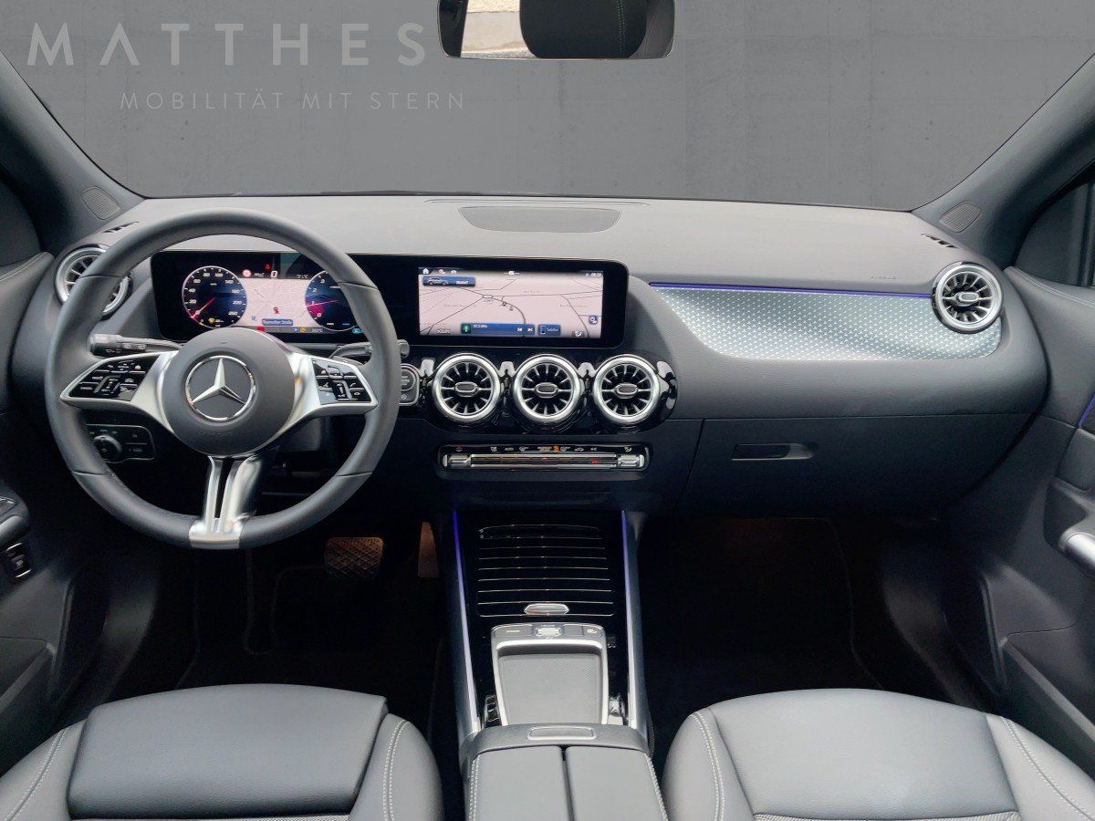 Fahrzeugabbildung Mercedes-Benz GLA 180 Night/Pano/360°/LED/19''