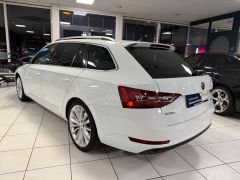SKODA Superb Combi 2.0 TDI Style/ACC/PANO/AHK/CAM/8-FA
