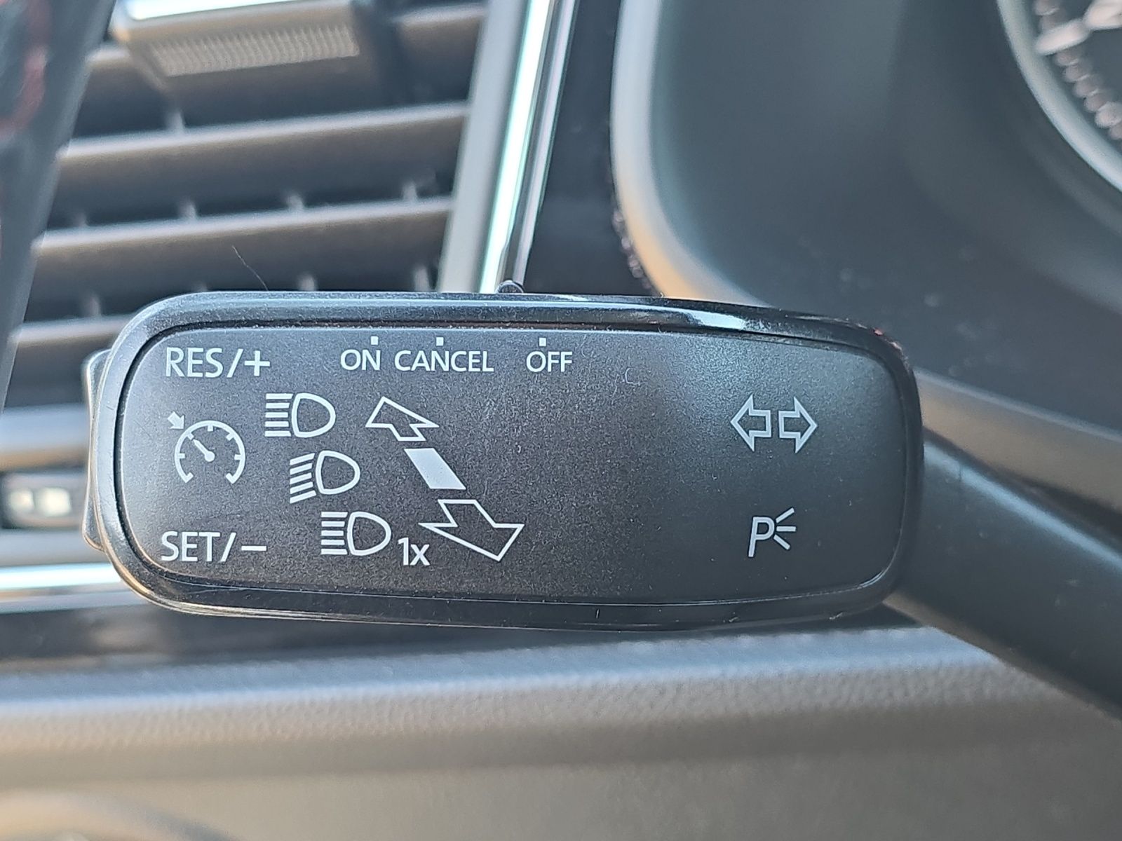 Fahrzeugabbildung SEAT Leon ST FR 1.5 TSI LED RFK SH