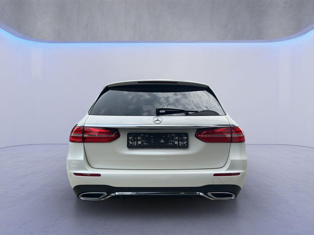 Mercedes-Benz E 220d T AMG-Line LED/360°/Leder/Pano/Burmester
