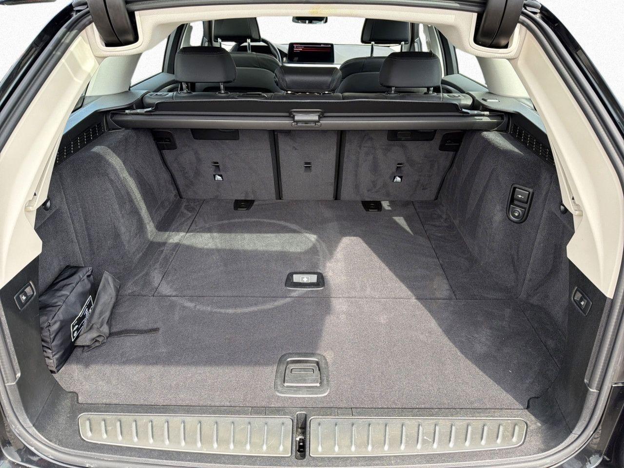 BMW 520d xDrive Tour LCProf Pano AHK St&Go RFK H/K