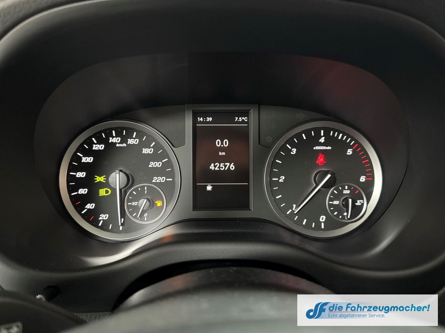 Fahrzeugabbildung Mercedes-Benz Vito Kasten 114 CDI FWD kompakt LED Blendfreies