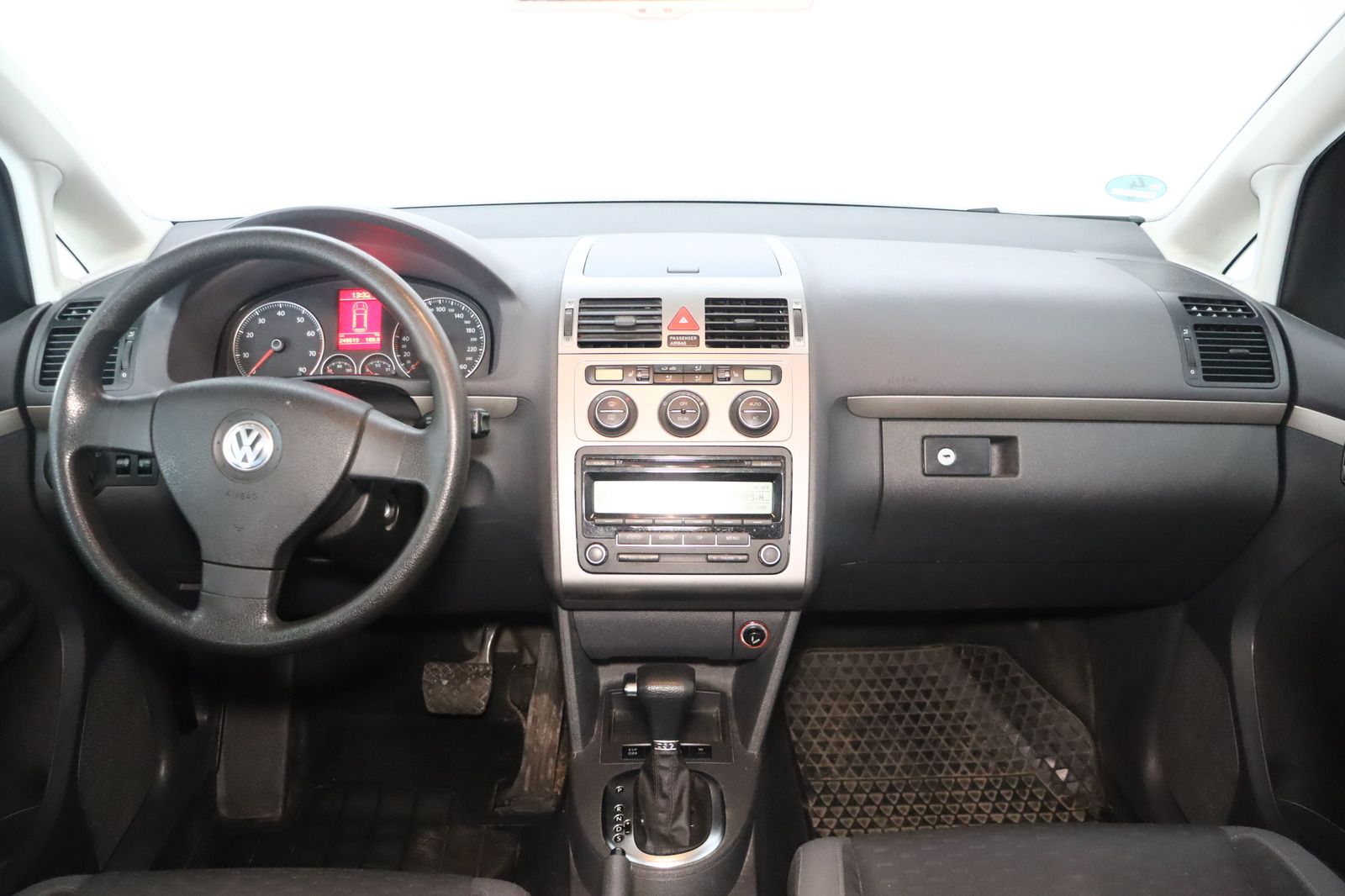 Fahrzeugabbildung Volkswagen Touran 1.4 TSI DSG 7- Sitzer * HU/AU 05.27