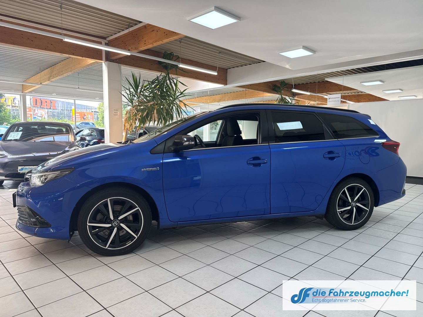 Fahrzeugabbildung Toyota Auris Touring Sports Hybrid 1.8  Klimaautom Spur