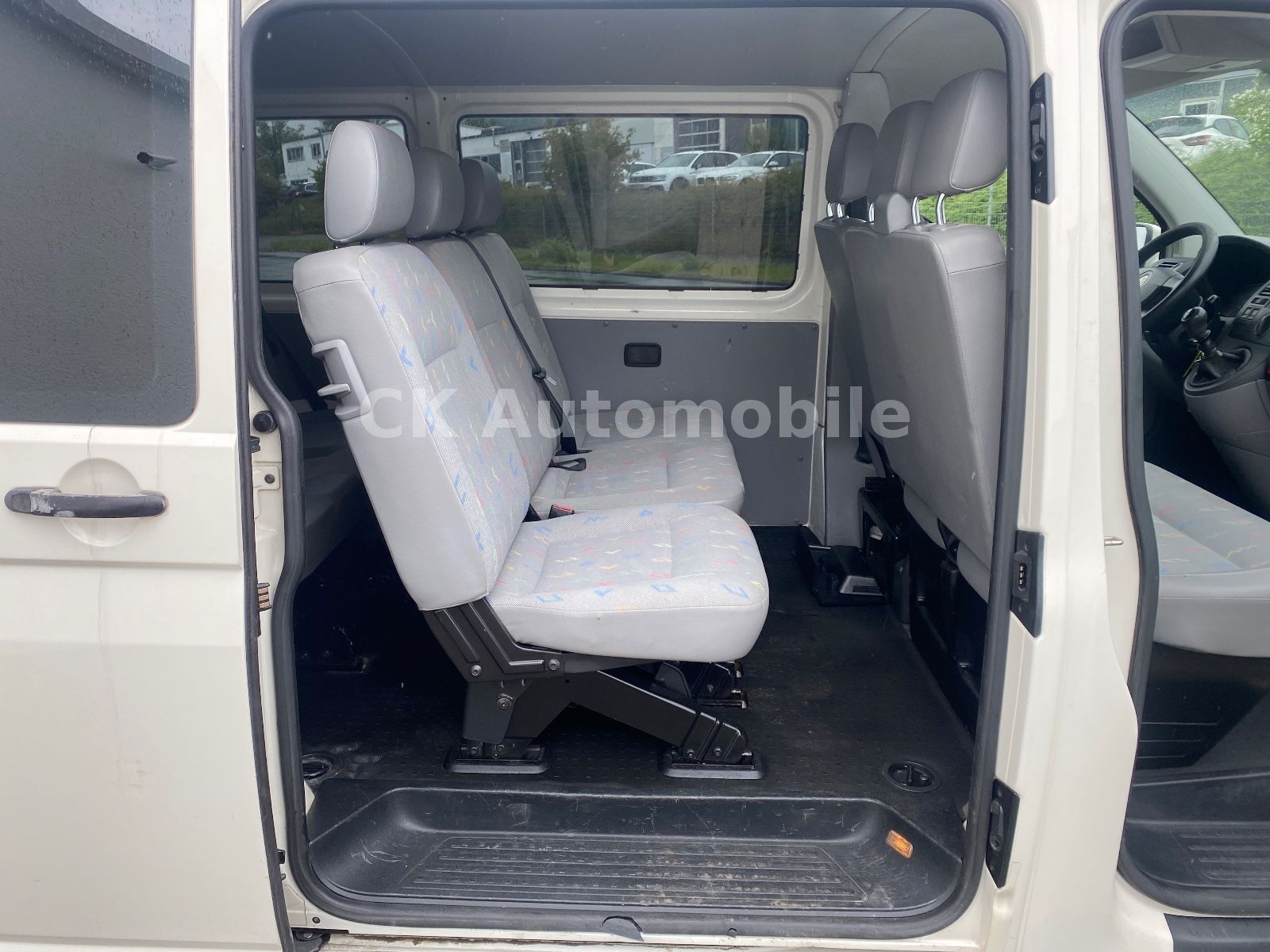 Fahrzeugabbildung Volkswagen T5 Transporter Kombi 1.9 TDI/9 Sitze/Klima/AHK