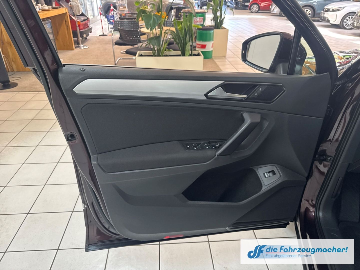 Fahrzeugabbildung Volkswagen Tiguan Comfortline BMT Start-Stopp 4Motion Navi