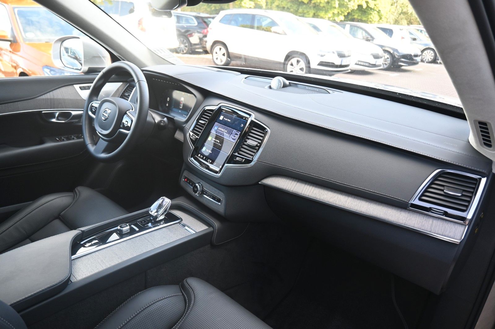 Fahrzeugabbildung Volvo XC90 B5D AWD Ultimate Bright*LED*PANO*STHZ*B&W*