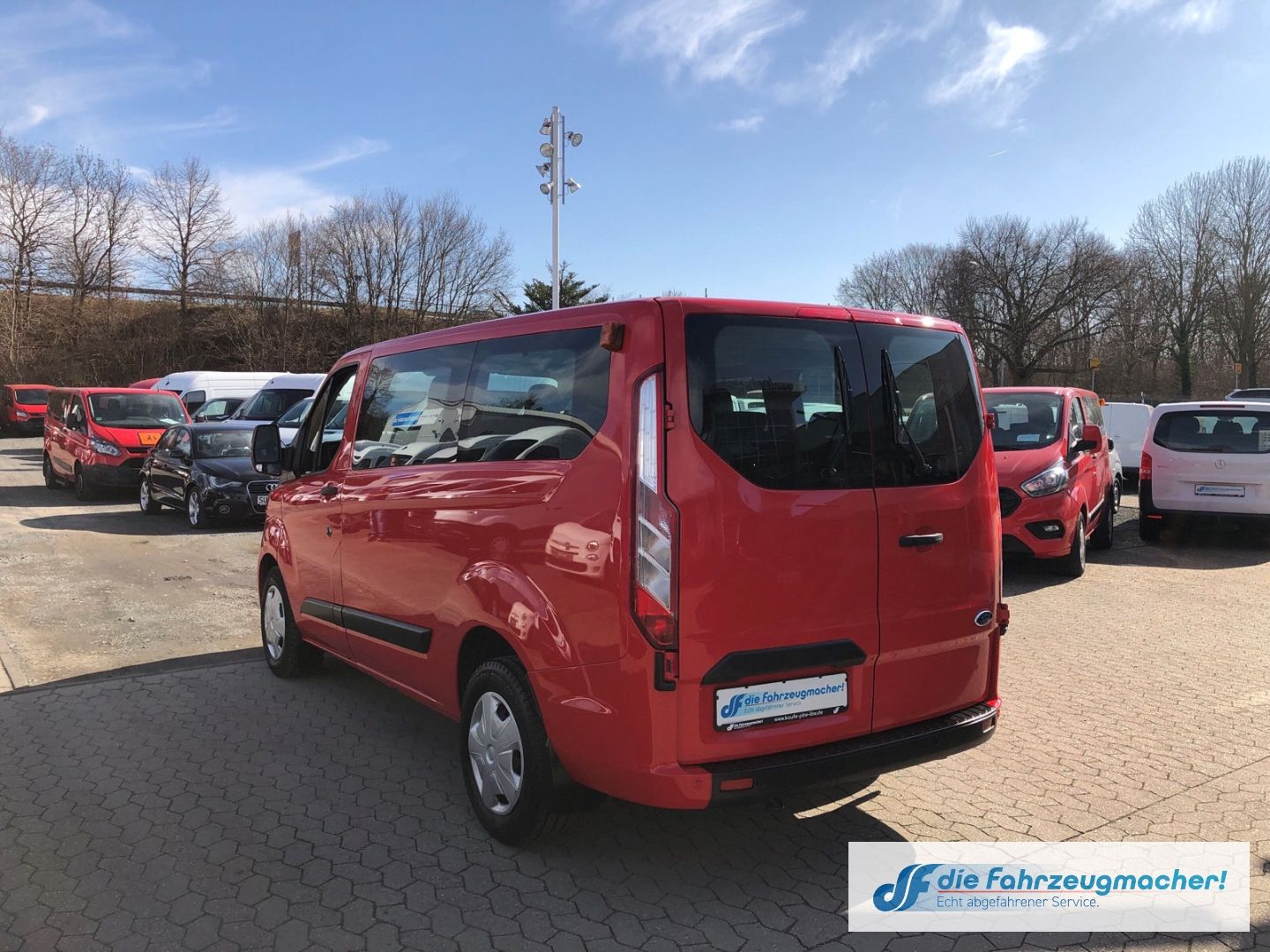Fahrzeugabbildung Ford Transit Custom Kombi 320 L1 *3174