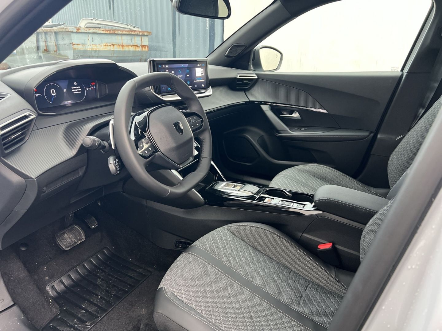 Fahrzeugabbildung Peugeot 2008 Allure Hybrid 145 e-DSC6 CarPlay Klimaautom