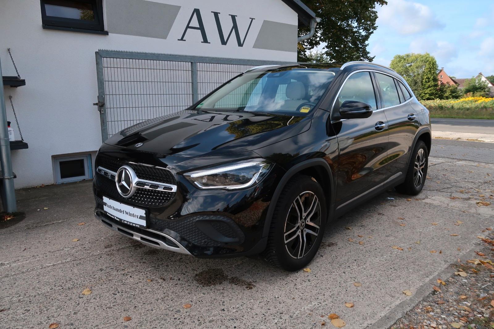 Mercedes-Benz GLA 200|Leder|Panorama|NAV|Keyless|LED|