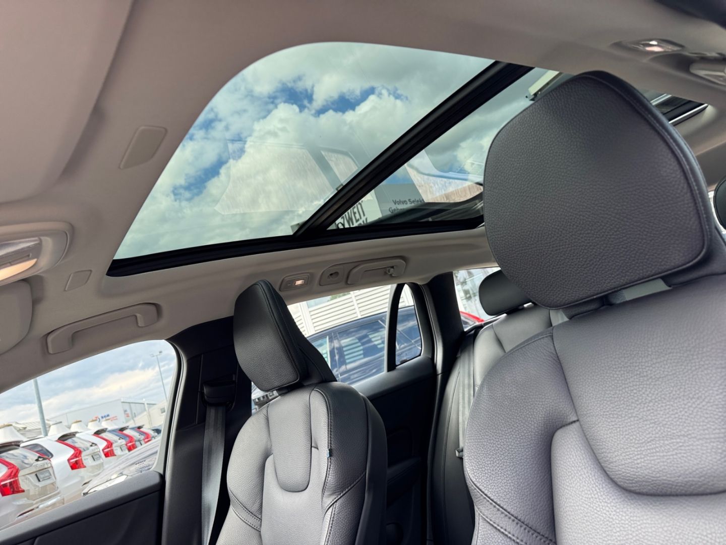 Volvo V60 Cross Country B4 Plus AWD StandHZG AHK-el. k foto 14
