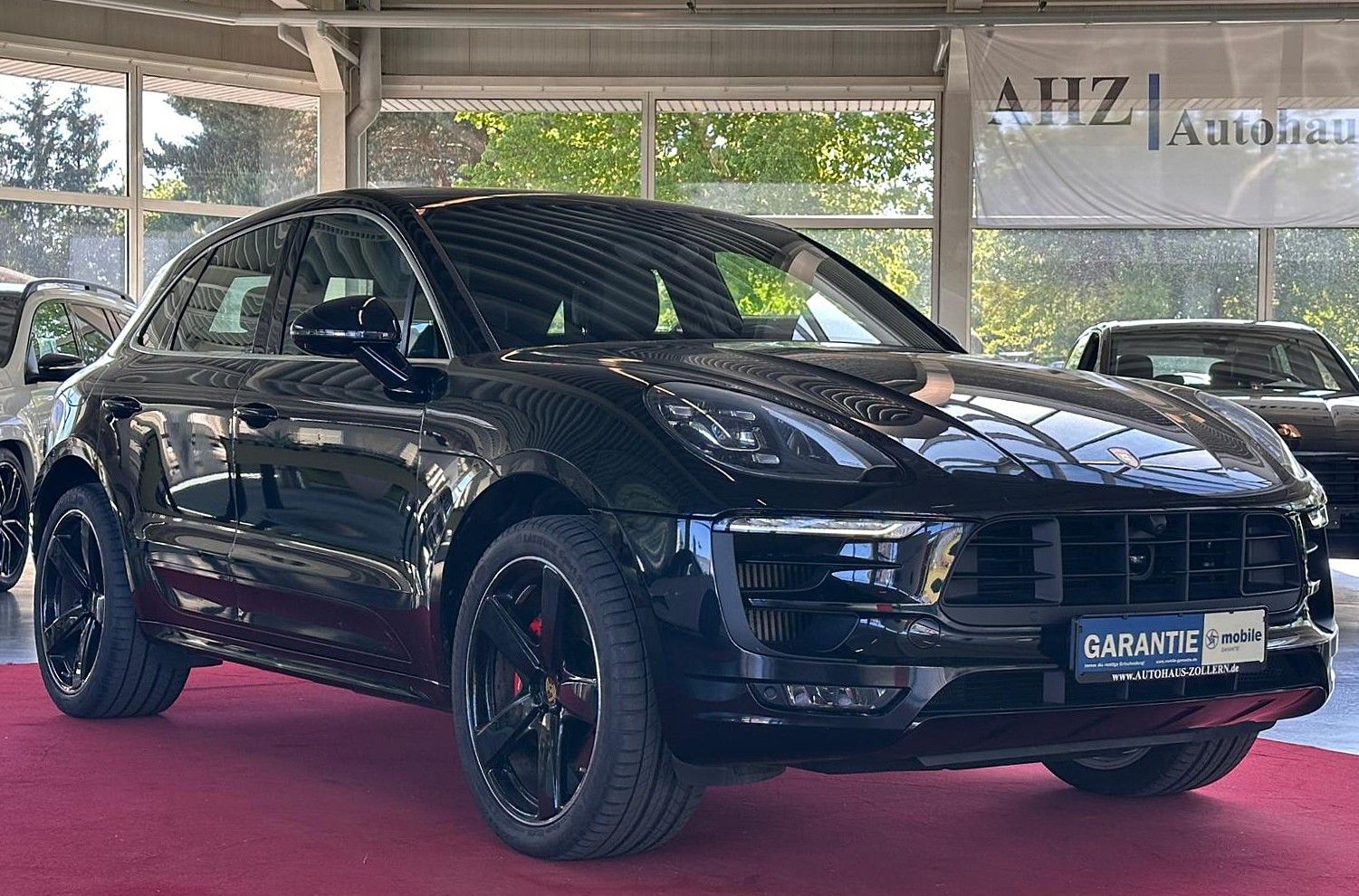 PORSCHE Macan