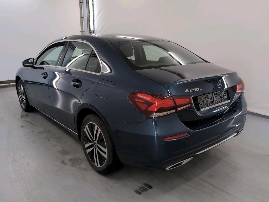 Mercedes-Benz A 250 e Limousine BUSINESS SOLUTION DCT,Leder