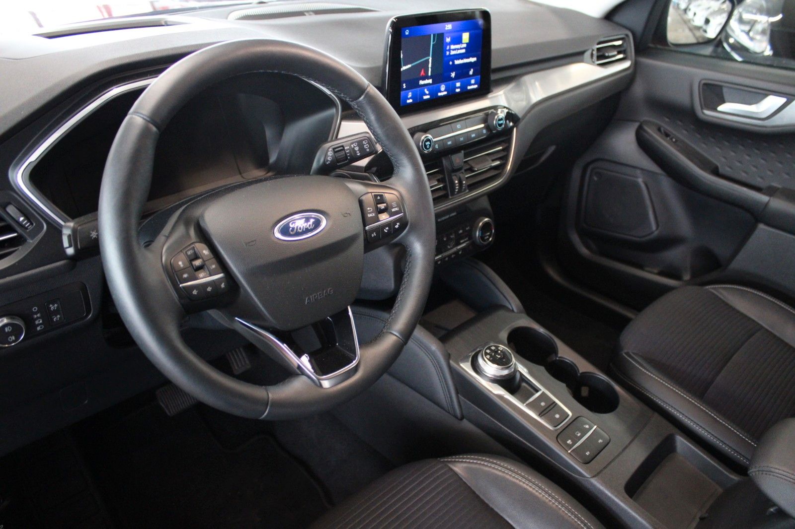 Fahrzeugabbildung Ford Kuga PHEV Titanium X ACC AHK HUD LED Cam WinterP