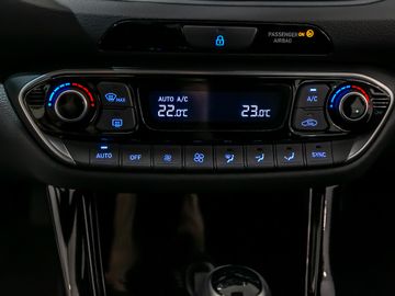 Hyundai i30 cw 1.6 Trend Navi Spurhalteassistent Kamera