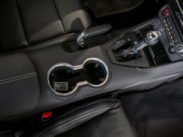 Ford Mustang Fastback 5.0 Ti-VCT V8 GT 328KW Kamera