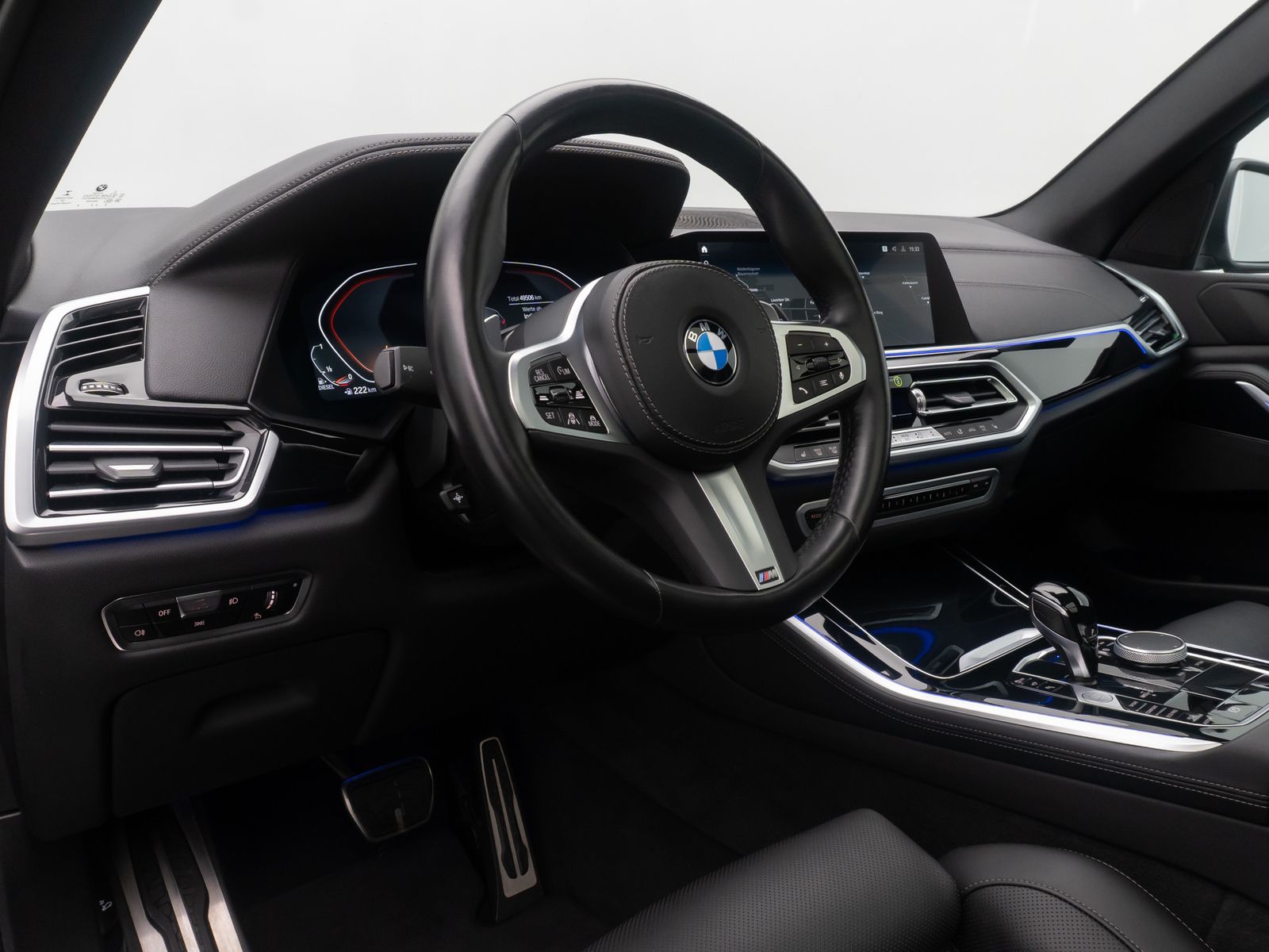 Fahrzeugabbildung BMW X5 xD30d M Sport Panorama 360°HUD DAB HiFi AHK