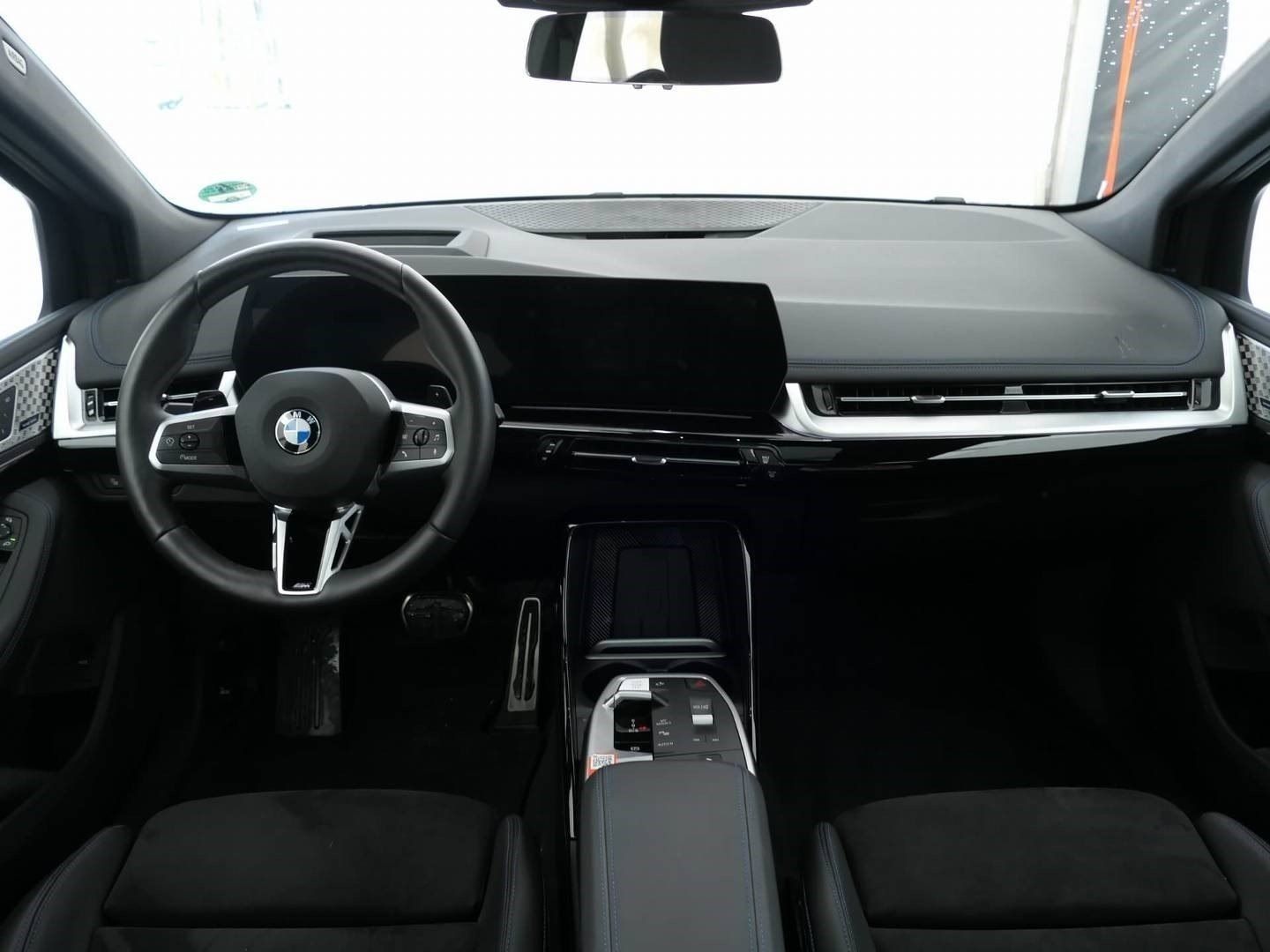 BMW 223 Active Tourer - Bild 3