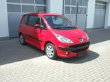 Peugeot 1007 Premium - rote Peugeot 1007