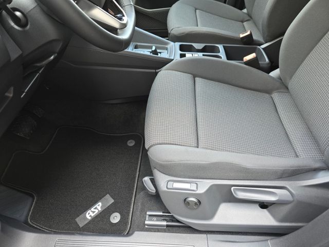 Fahrzeugabbildung Volkswagen Caddy Maxi Rollstuhltransport Heckeinstieg