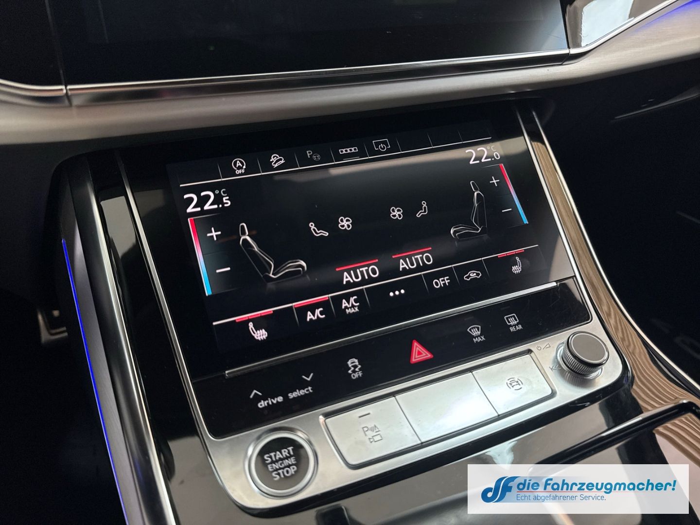 Fahrzeugabbildung Audi Q7 45 TDI quattro S-line Sportpaket LuftfeNiveau