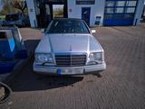 Mercedes-Benz zu Verkaufen W124 220 Cabrio - Mercedes-Benz 220: Roadster