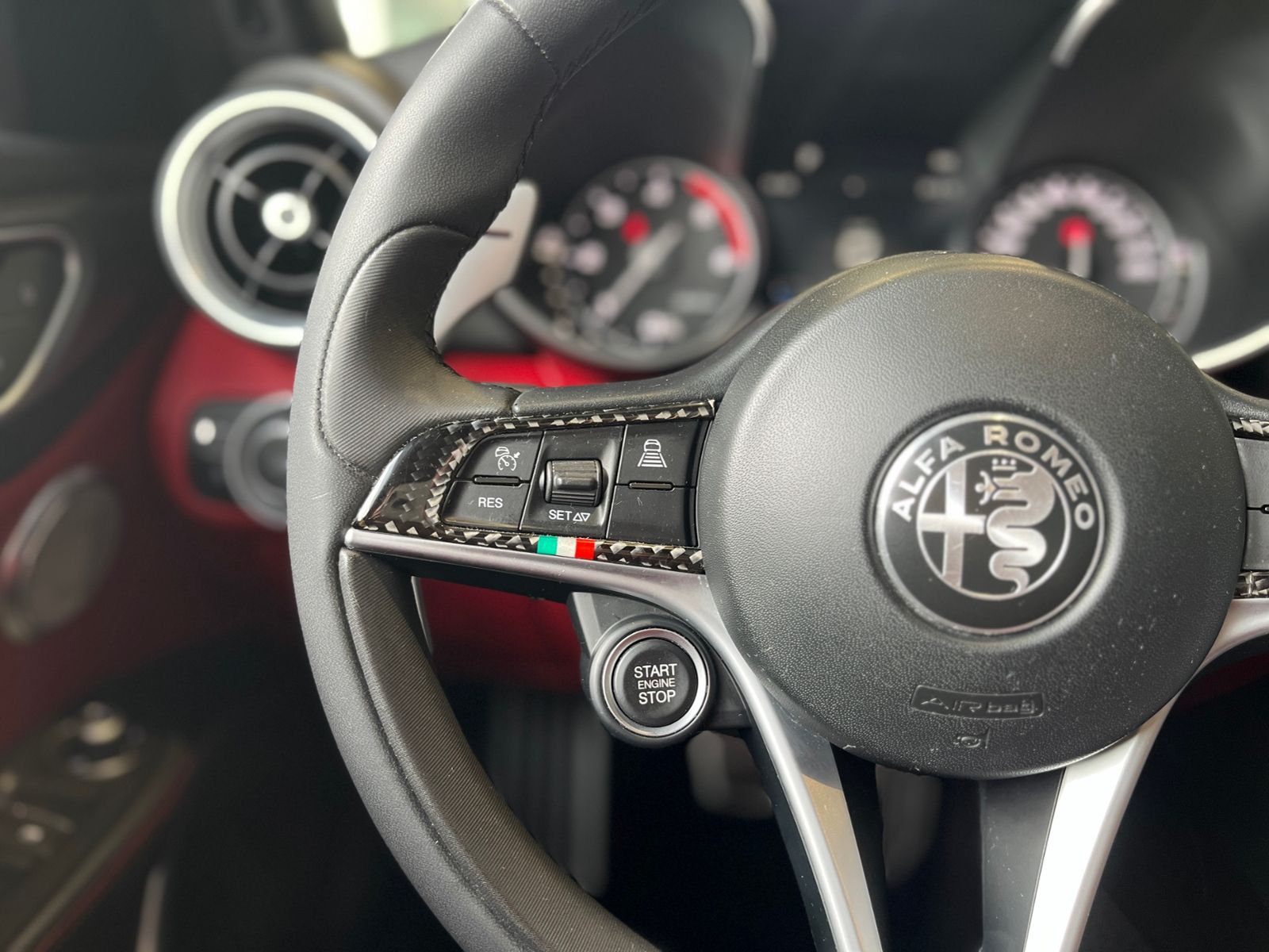 Fahrzeugabbildung Alfa Romeo Giulia Super H/K LEDER XEN NAV ACC RFK ALU