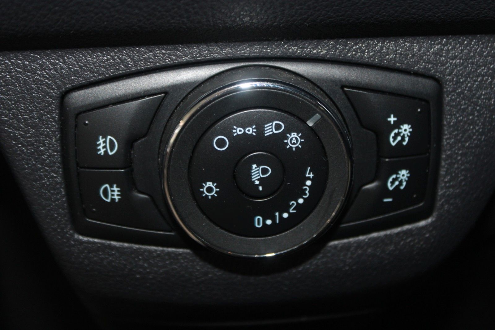 Fahrzeugabbildung Ford Tourneo Courier 1.5 TDCi Trend AHK KLIMA WinterP