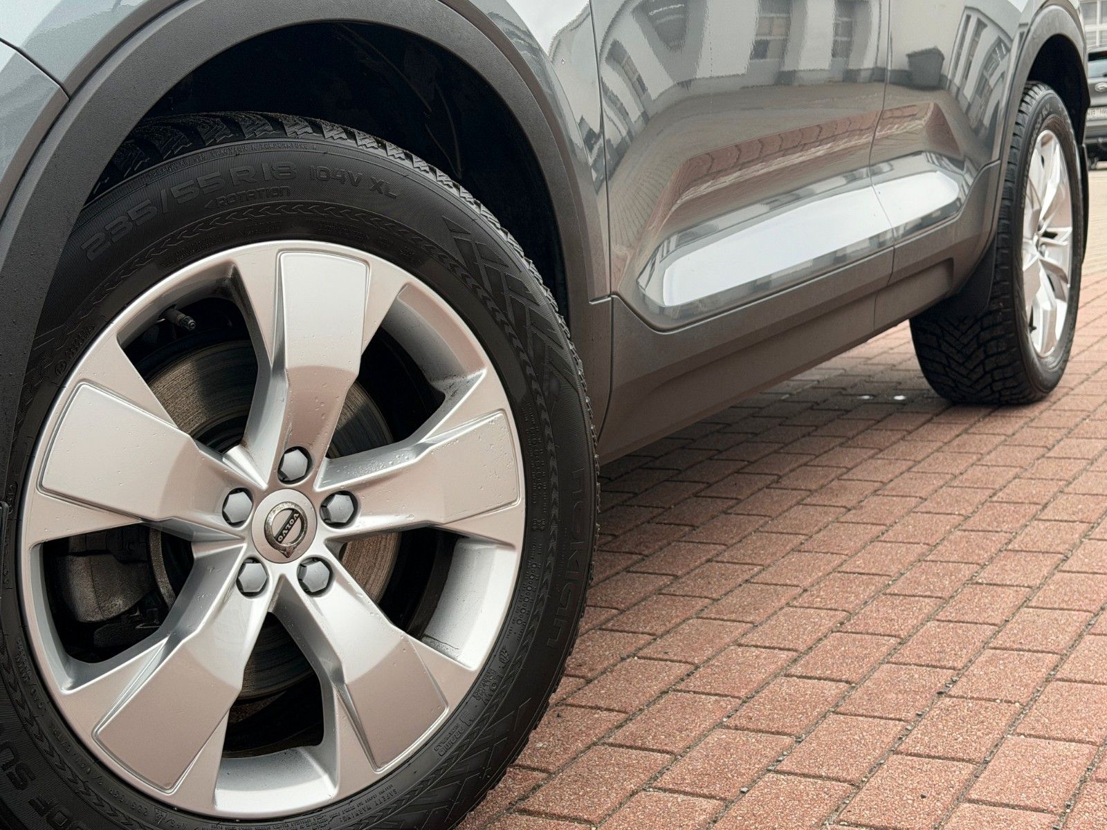 Fahrzeugabbildung Volvo XC40 T4 Momentum AWD *Nav*Totwinkel*AHK*LED*360°