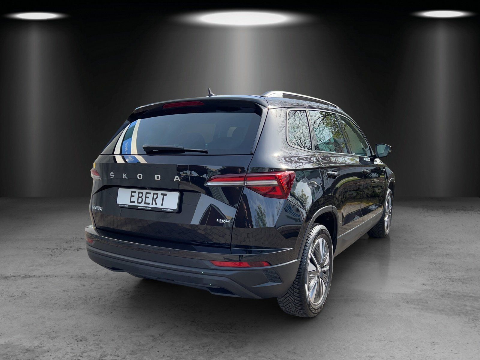 Fahrzeugabbildung SKODA Karoq 2.0 TDI Tour 4x4 DSG/VIRTUAL/AHK/KAMERA/