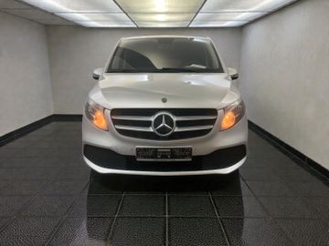 Mercedes V 220 - 2
