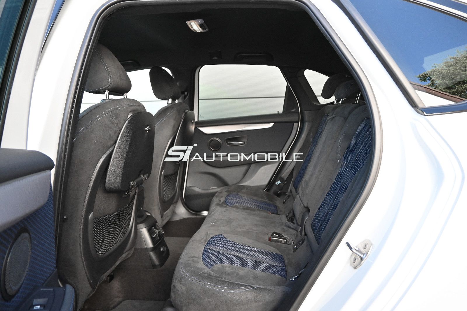 Fahrzeugabbildung BMW 218i Active Tourer M Sport °AHK°PDC°SITZHEIZ°