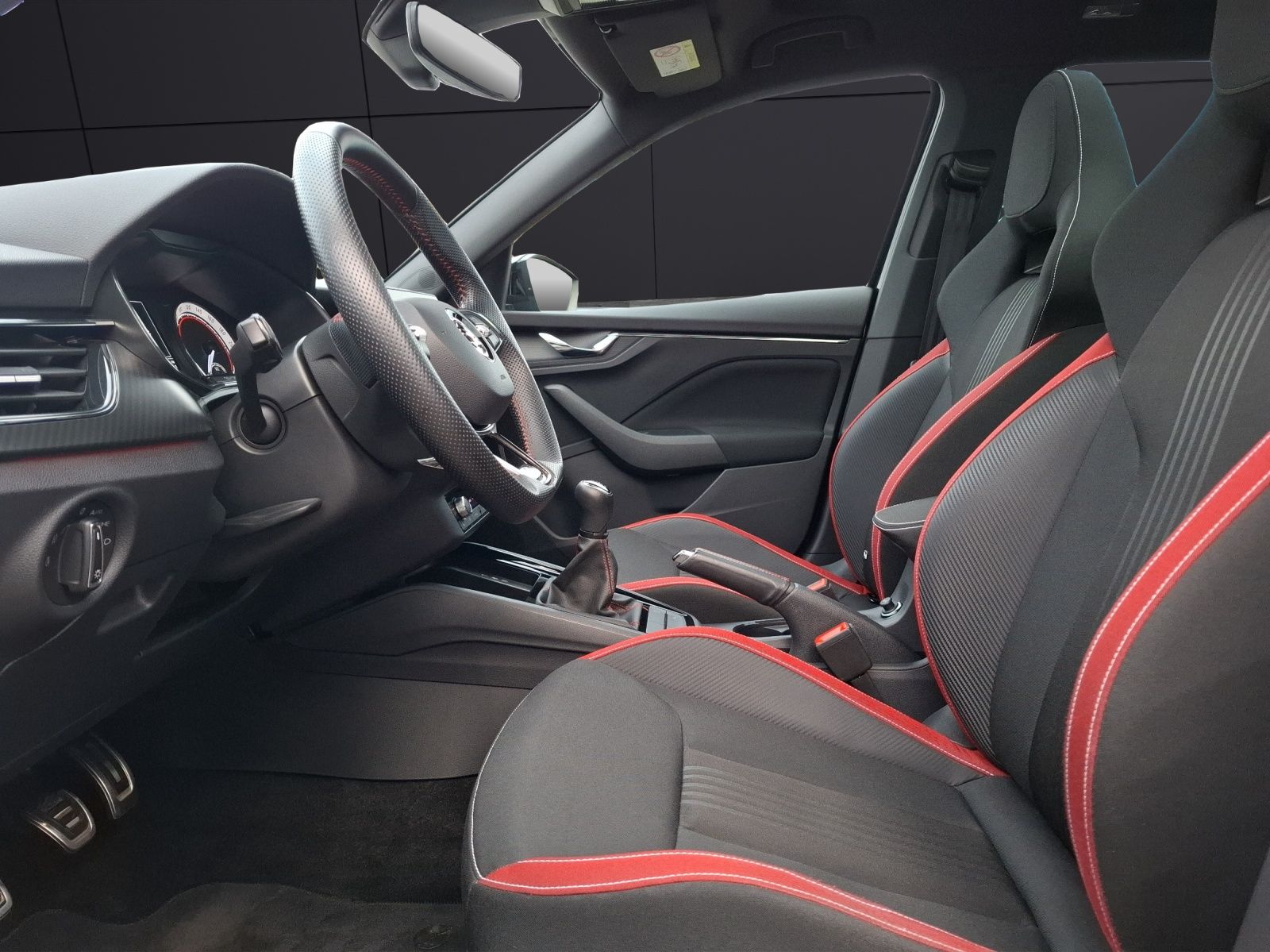 Fahrzeugabbildung SKODA Kamiq TSI Monte Carlo LED AHK Pano GRA PDC SH 18