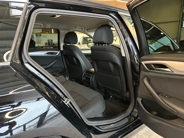 MYAUTOCENTER – Gebraucht- und Jahreswagen mit Werkstattservice in Pfaffenhofen BMW 530d Touring xDrive *KAM*NAVI*LIVECOCKPIT*LED*