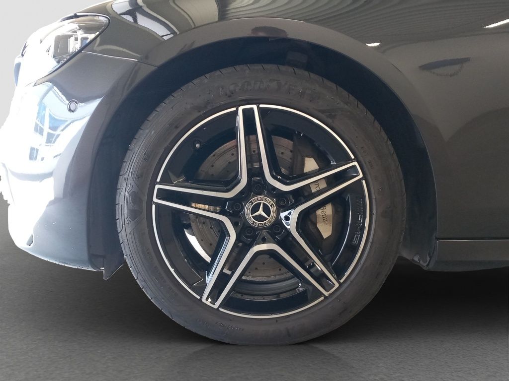 Fahrzeugabbildung Mercedes-Benz E 400 d 4MATIC T-Modell AMG Line*Night Paket*360