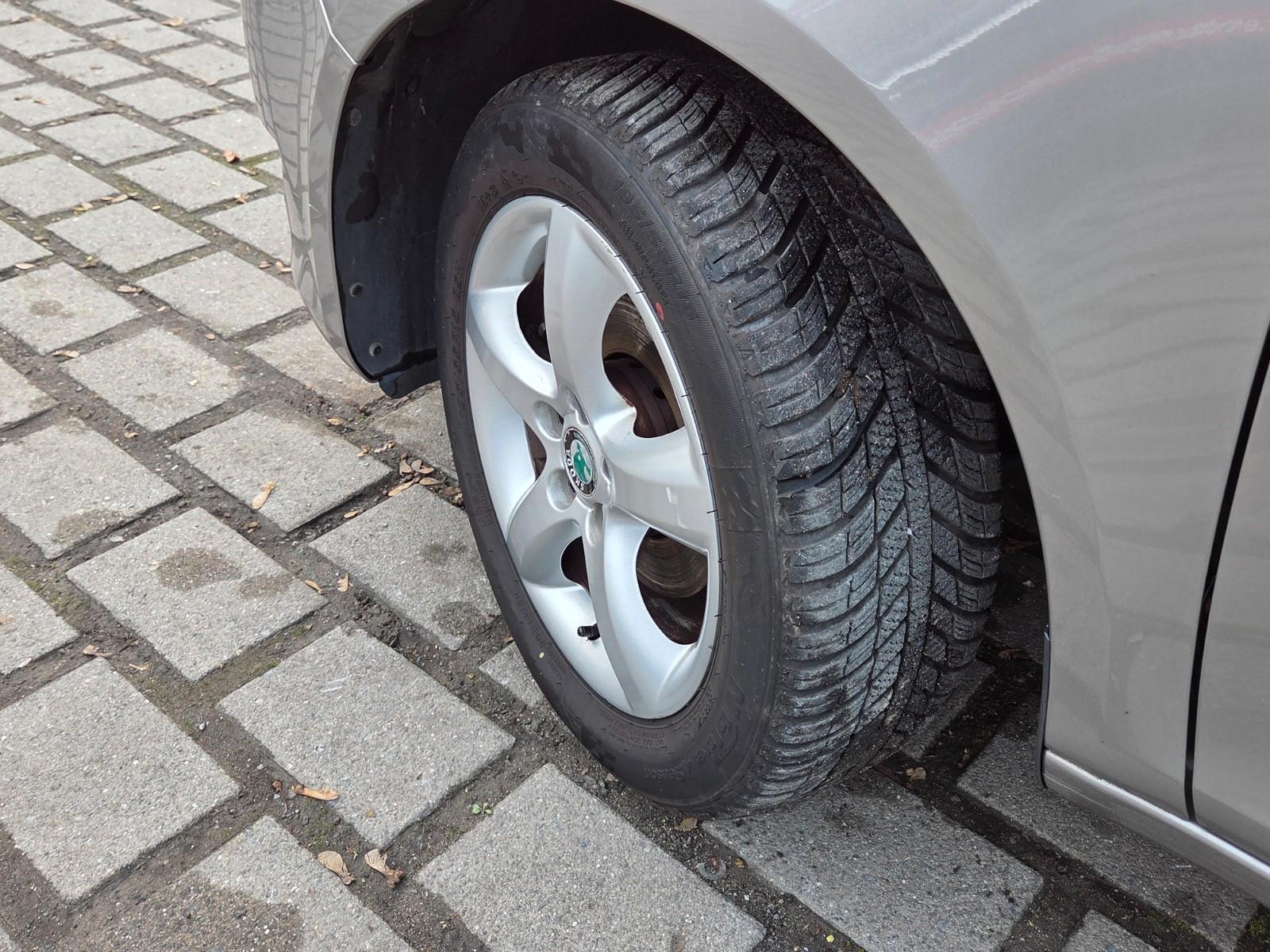 Skoda Roomster 2012 — photo 25