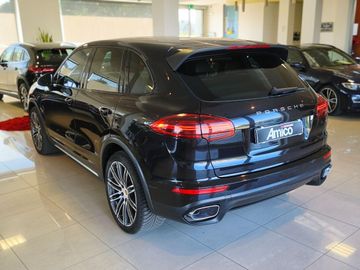 Porsche Cayenne - 8