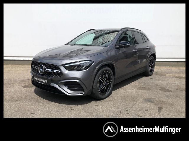 Mercedes-Benz GLA 180 +AMG+19Z+Night+Panorama+AHK+360°+LED