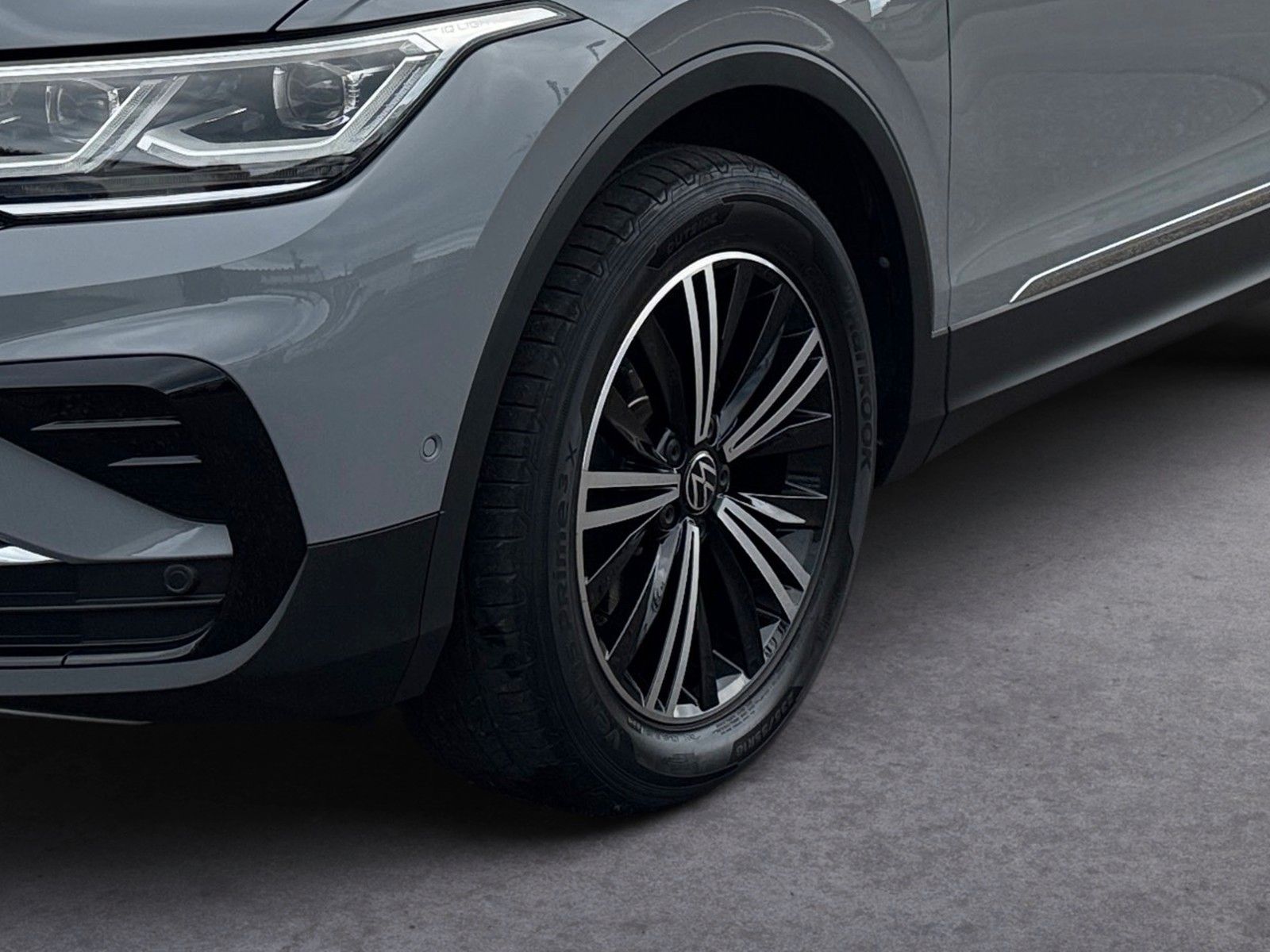 Fahrzeugabbildung Volkswagen Tiguan Elegance 1.5 TSI