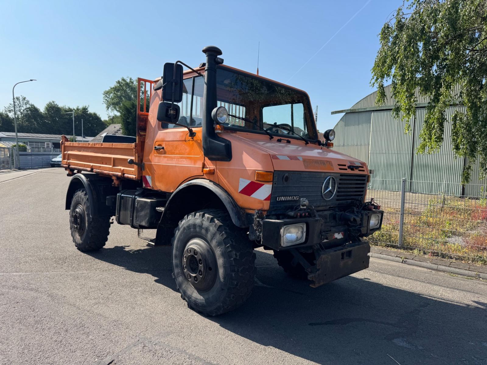 Mercedes-Benz Unimog 427/21
