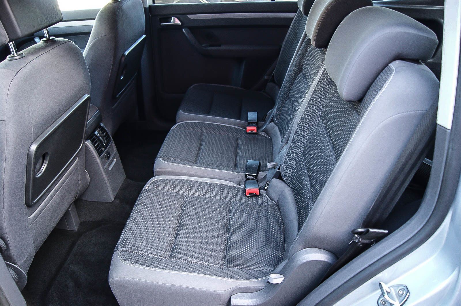 Fahrzeugabbildung Volkswagen Touran 1.4 TSI PARKLENKASSISTENT WINTER 1.HAND