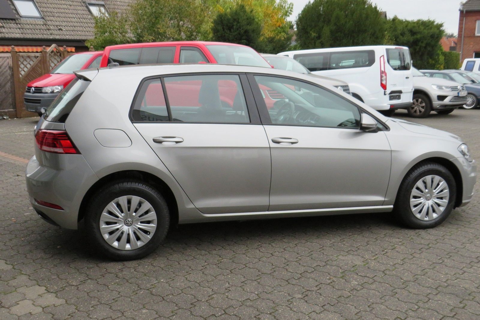 Fahrzeugabbildung Volkswagen Golf VII LIM. SITZH. TELVOR 8-FACH 4T. PDC 1.HD