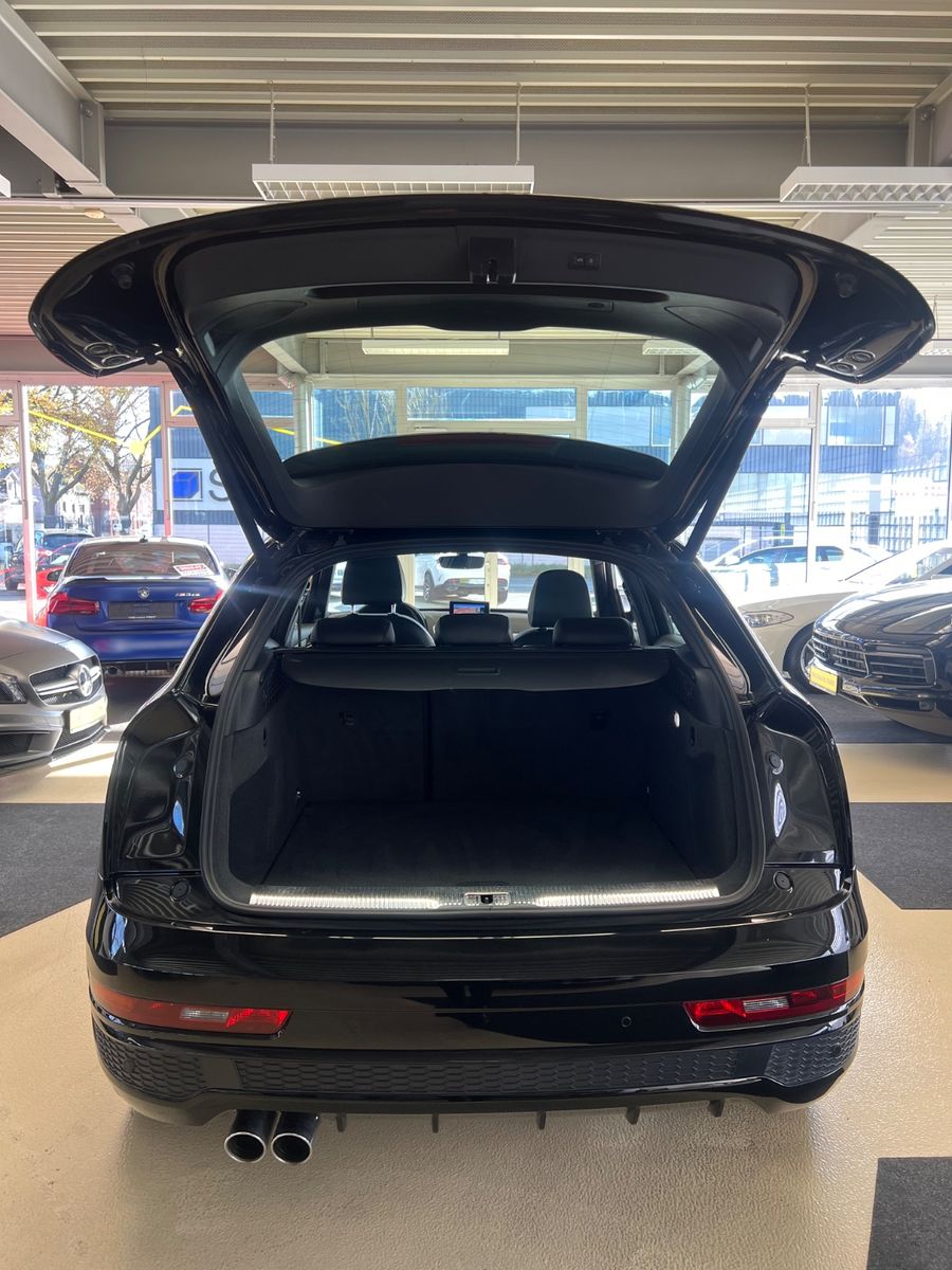 Fahrzeugabbildung Audi Q3 sport S line quattro